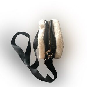 Asos Black Patent Leather Cream Faux Fur  Borg Trim Crossbody Bag 9X7